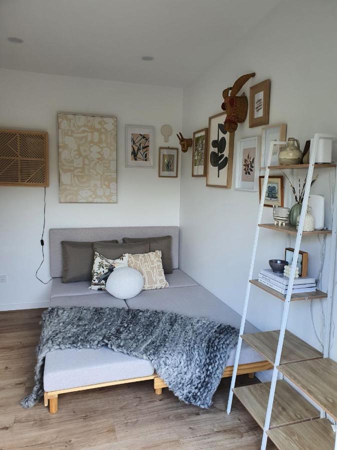Tiny House With Greenhouse Dining Lower Hutt Zewnętrze zdjęcie